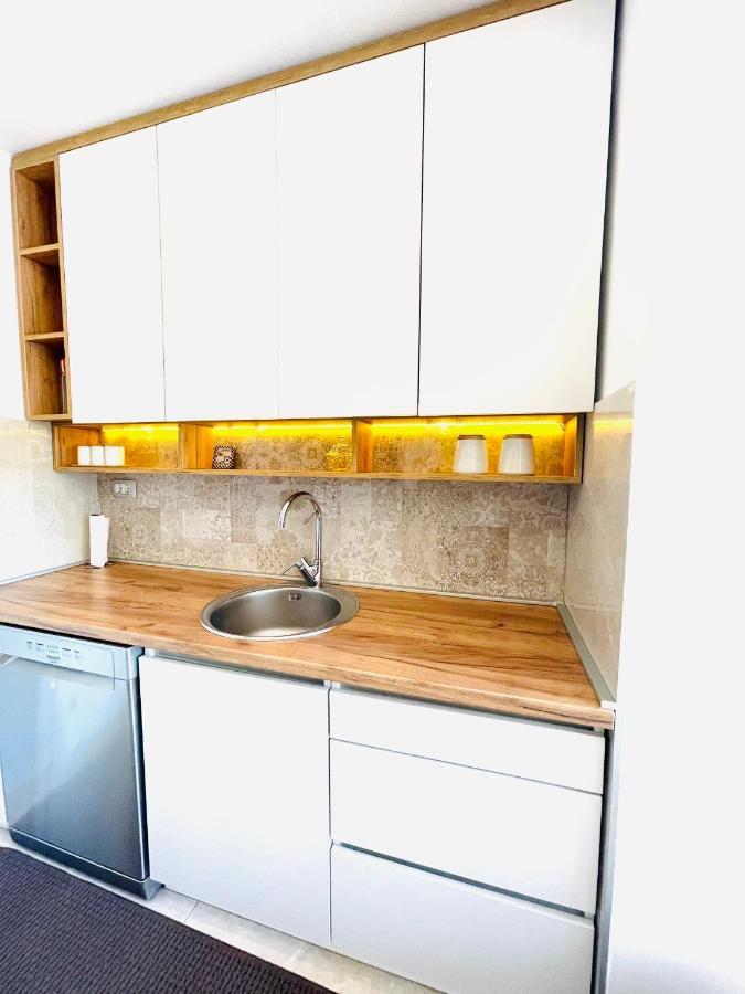 Apartman Centar Sa Sigurnim Parkingom SJJ Exterior photo